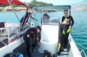 Und gleich gehts mit 200 PS zum Tauchplatz